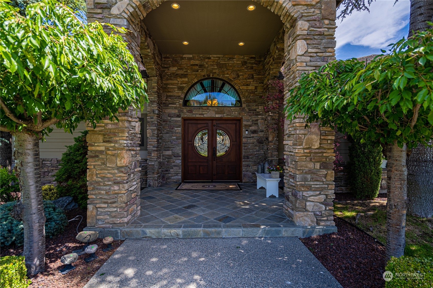 270 Bene Vista Ln