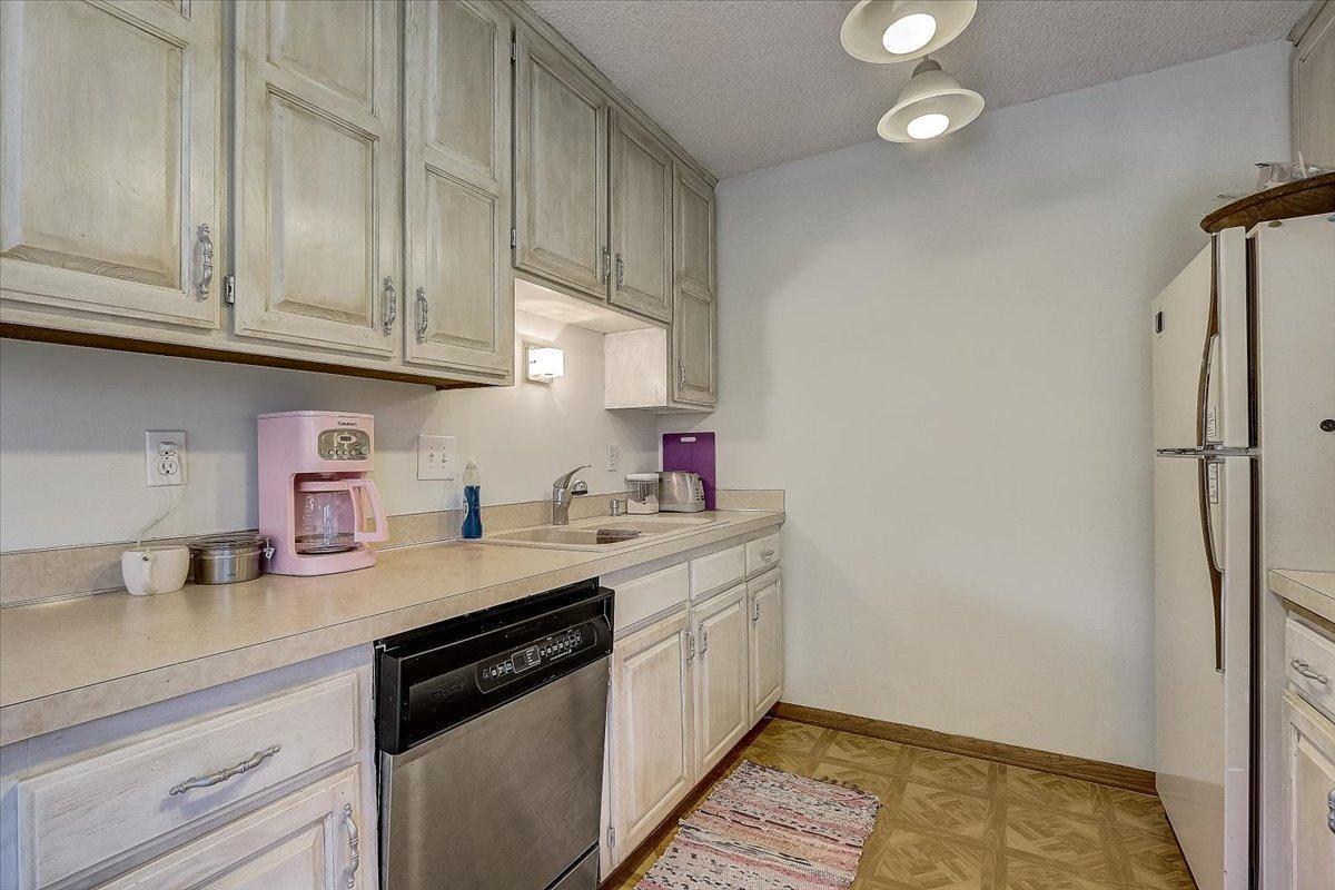 8715 Maplebrook Pkwy N