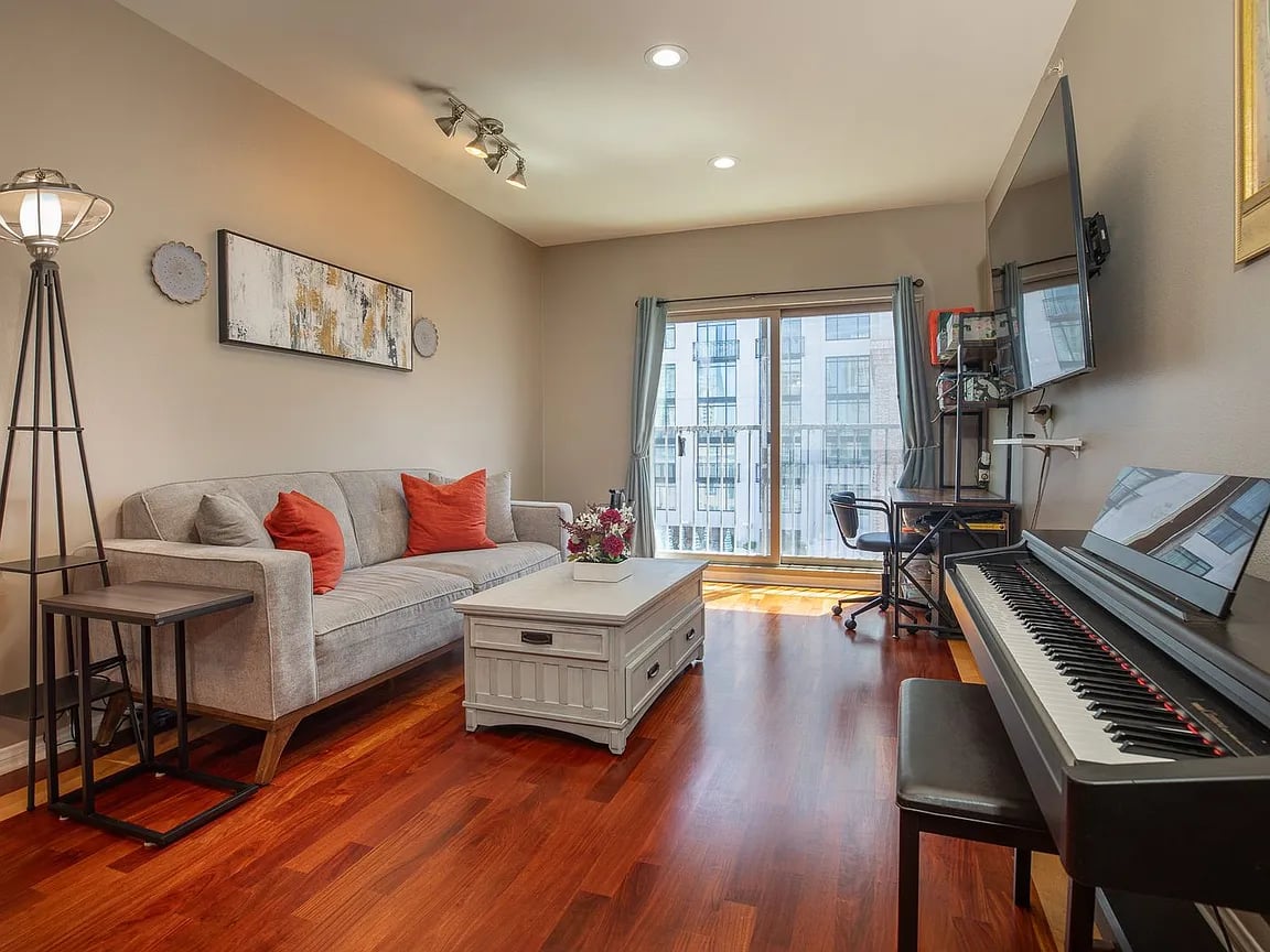 450 J St #7091