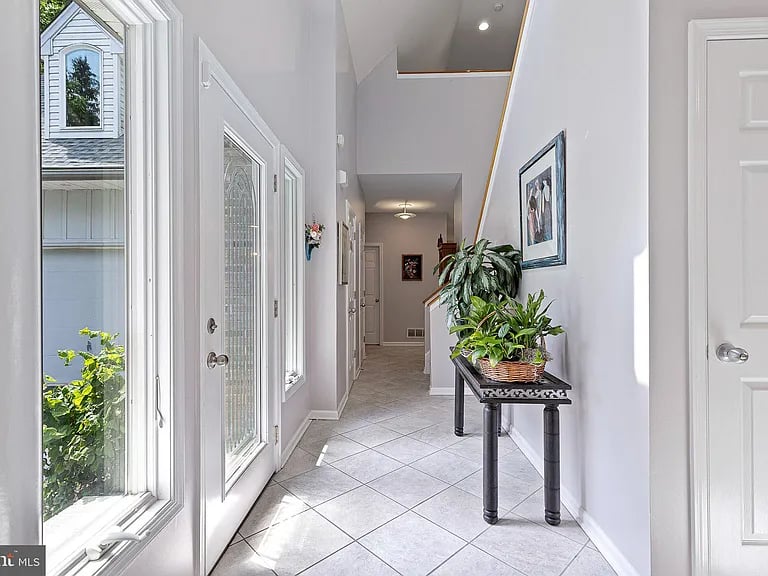 99 Galewood Rd