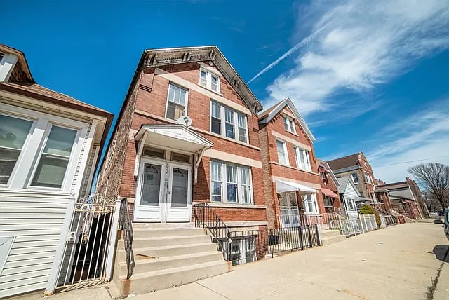 1022 W 31st Pl