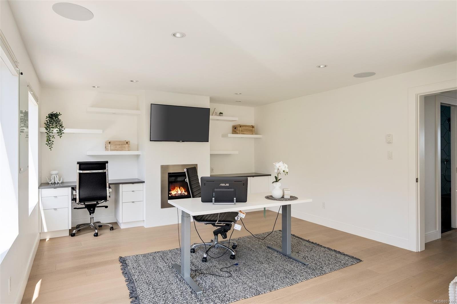2378 Esplanade