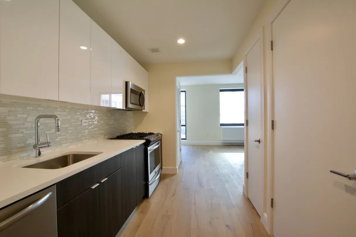 25-21 43rd Avenue Unit: 403