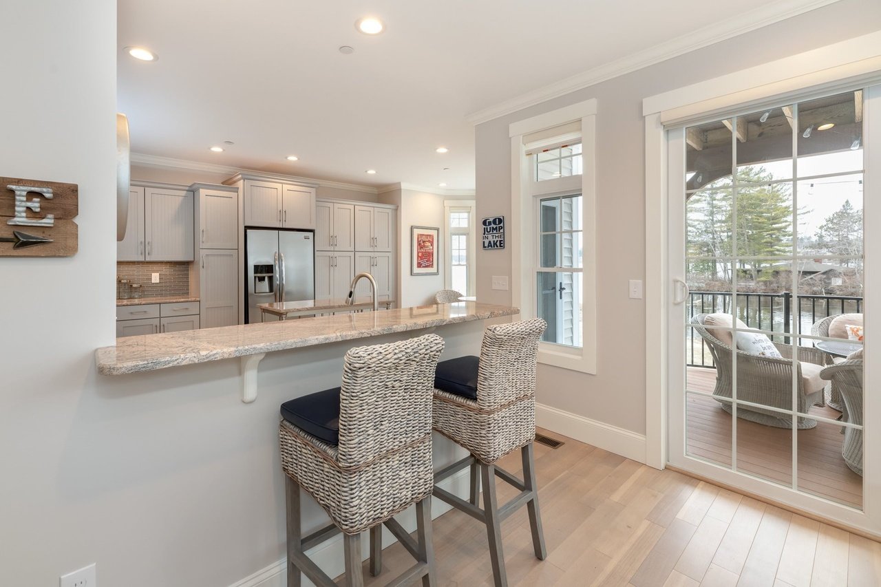 11 Island Dr