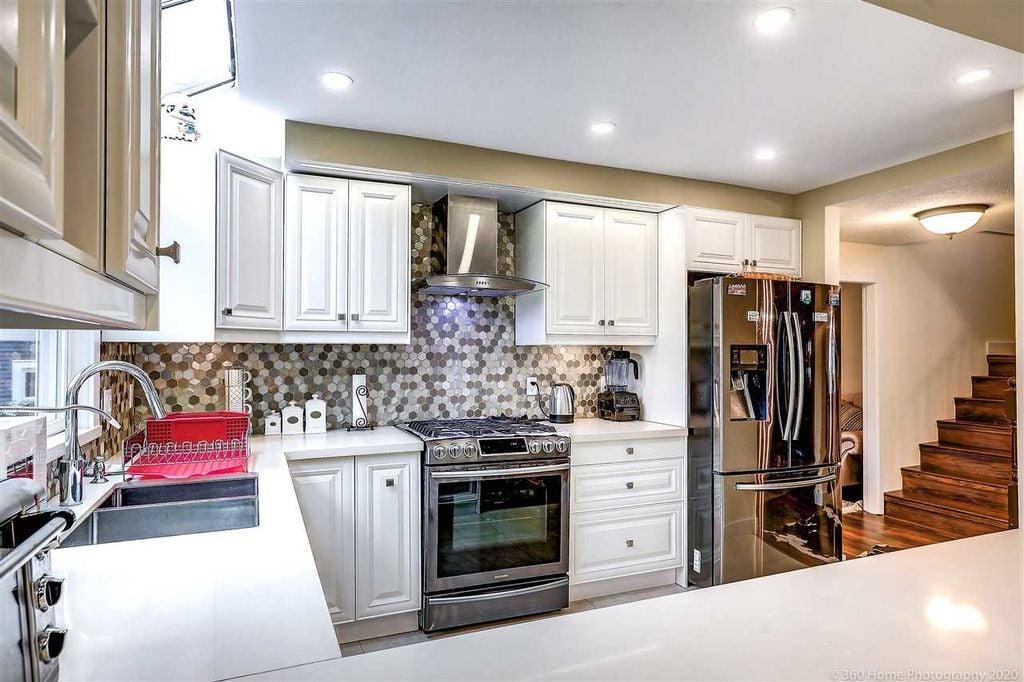 230 W 16th St, #4