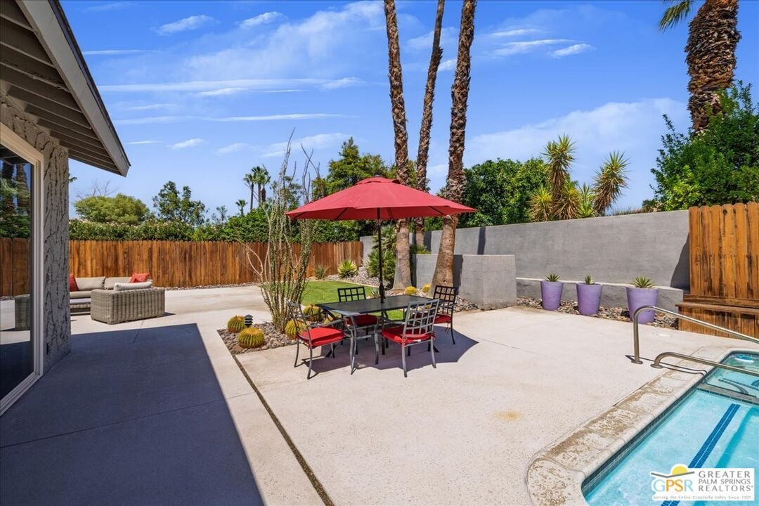 1240 S Beverly Dr