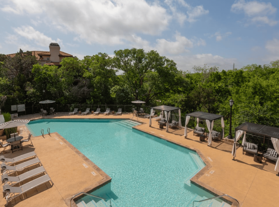 Lease Today and Enjoy 6 WEEKS FREE!