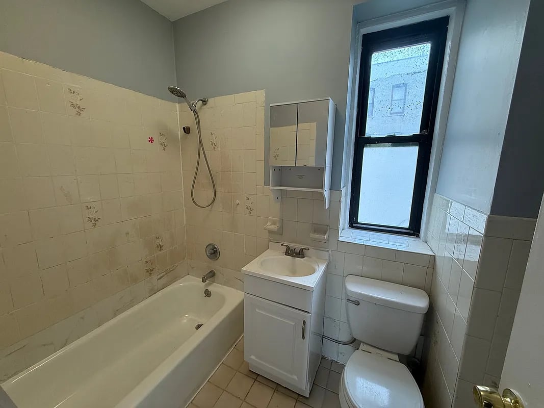 24-65 38th Street Unit: C9
