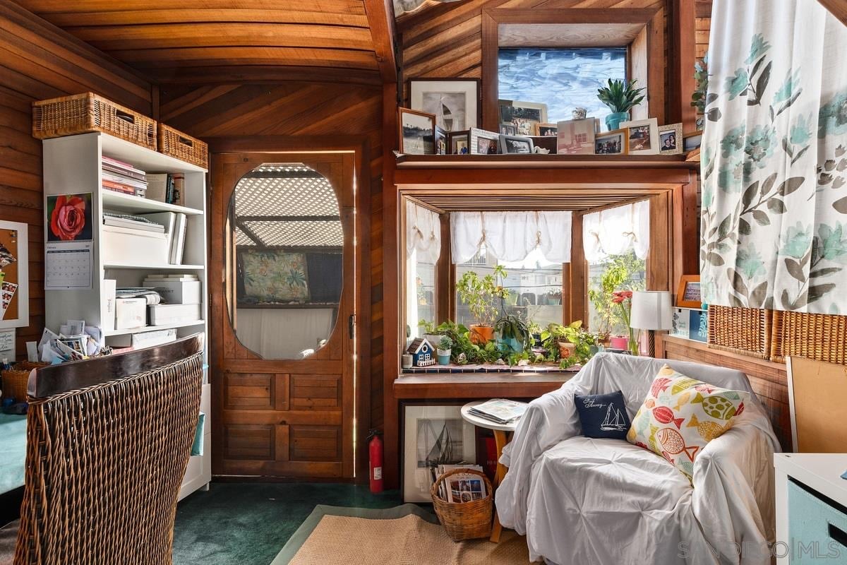 4273,4275 Dawes Street