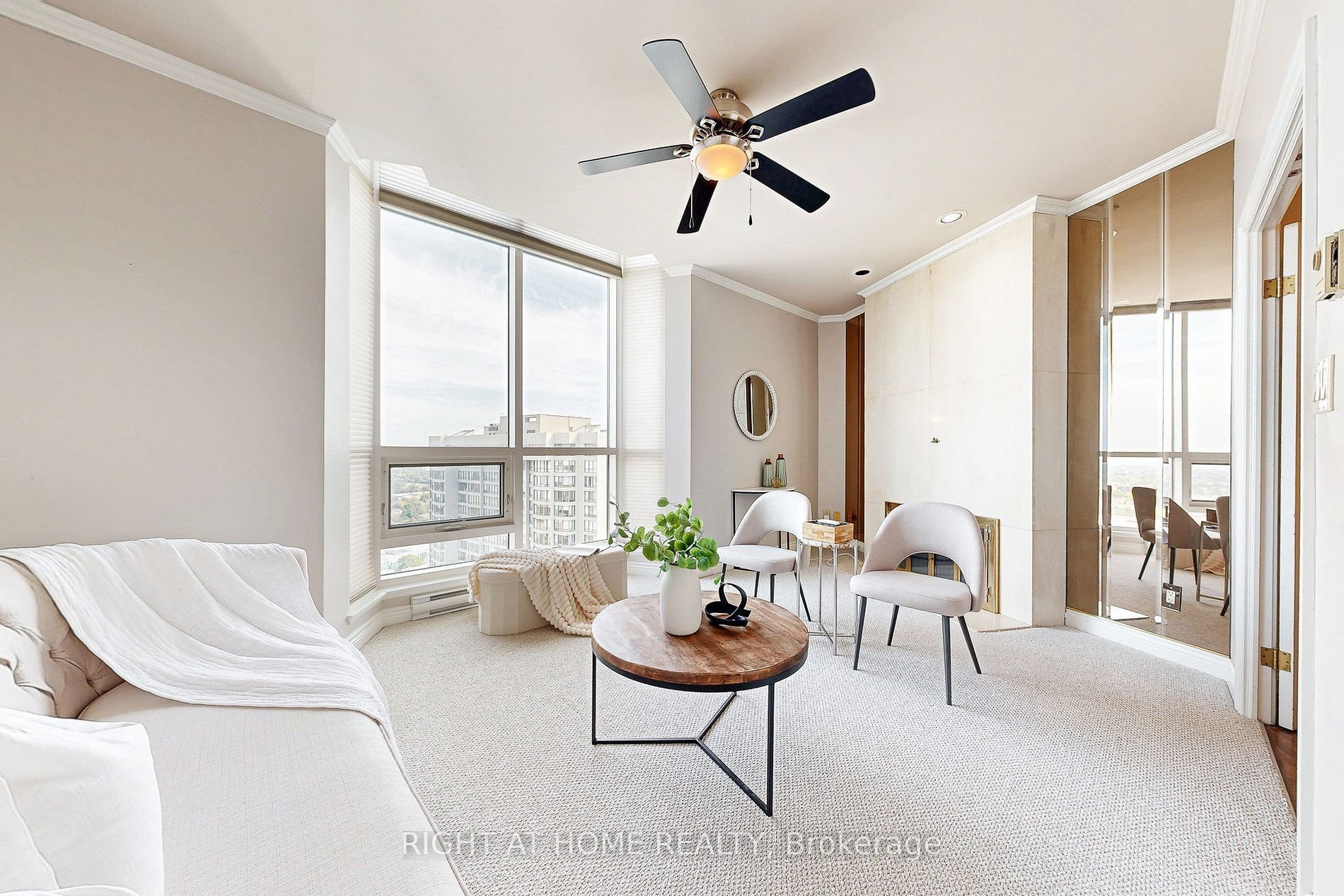 PENTHOUSE IN PRIME NORTH YORK 