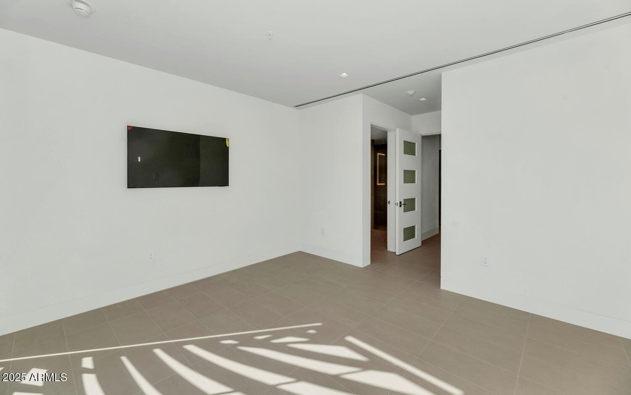 6587 N Palmeraie Blvd, #2007