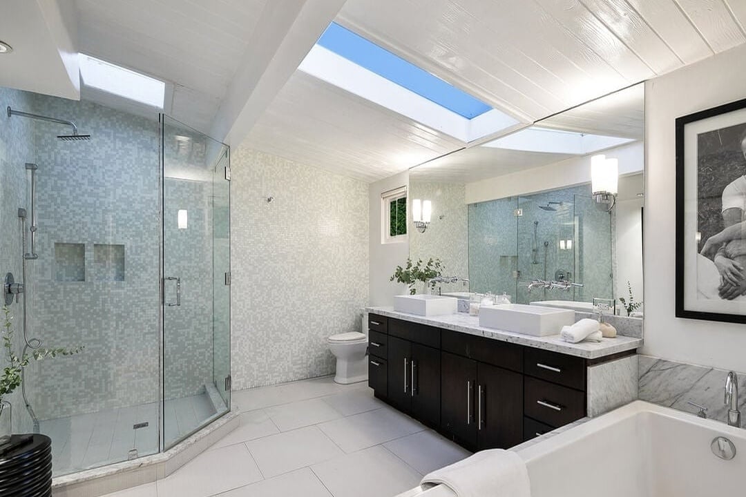 Halo Manor, Braeridge Dr, 90210