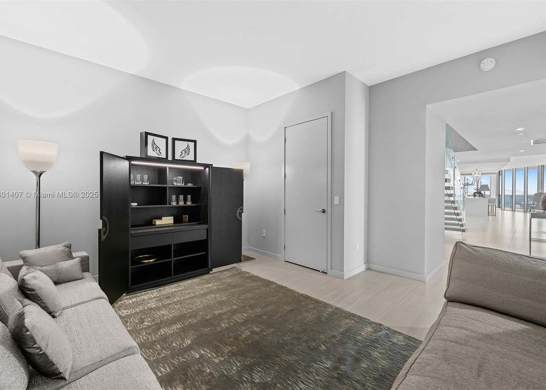 851 NE 1st Ave Ph 5401