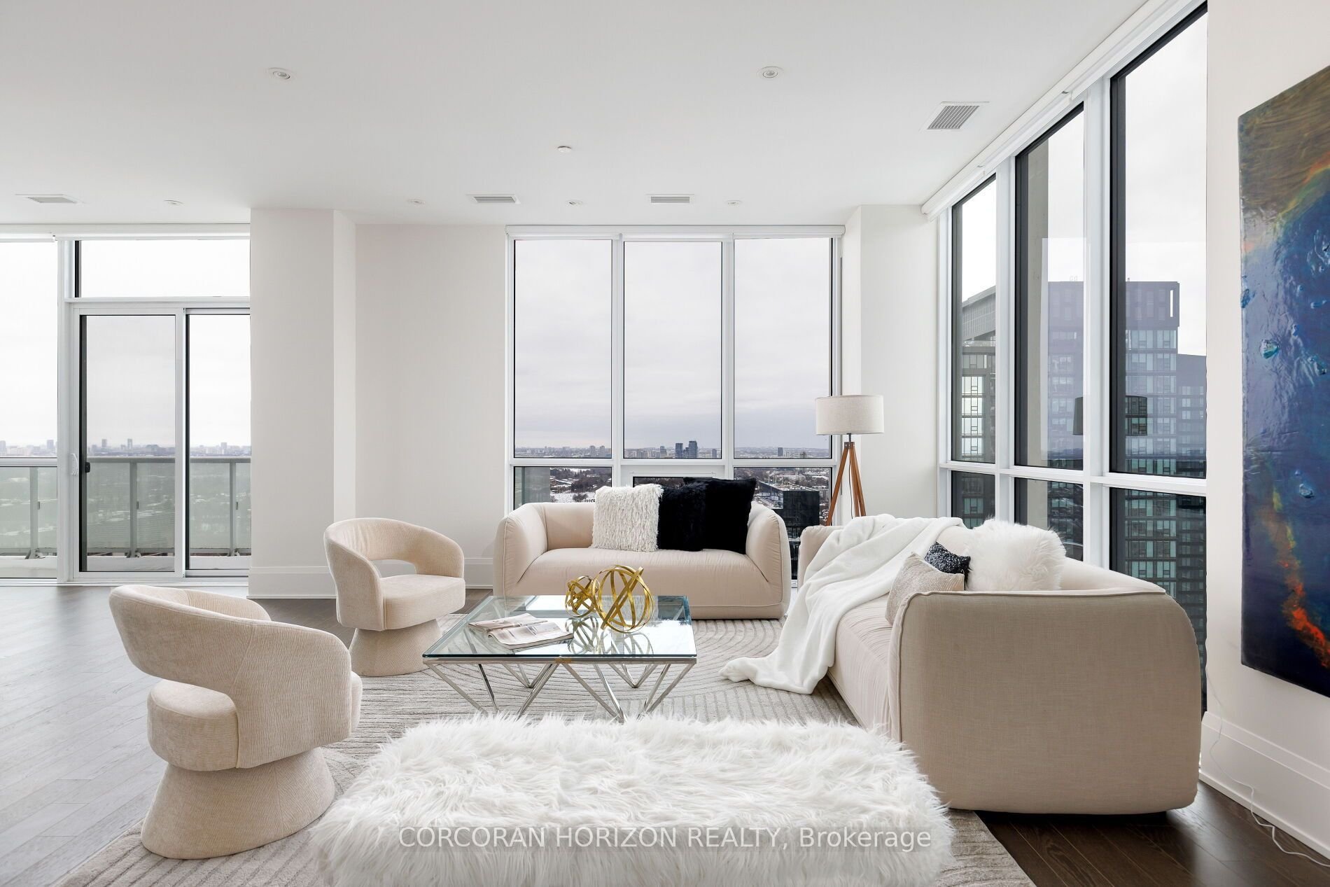 PENTHOUSE OPULENCE BY THE EGLINTON LRT