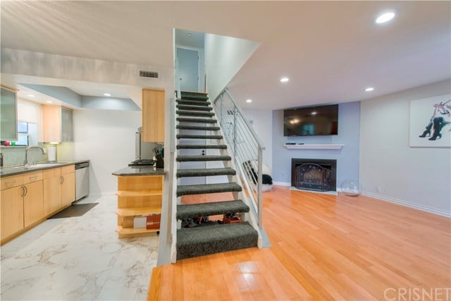 18411 Hatteras St, Unit 103