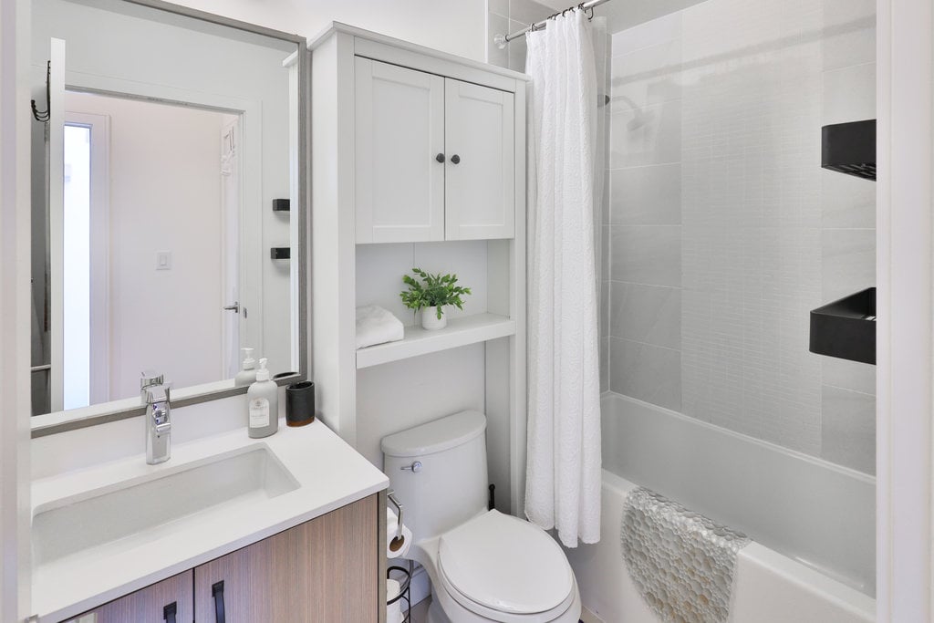 1575 Lakeshore Road #462