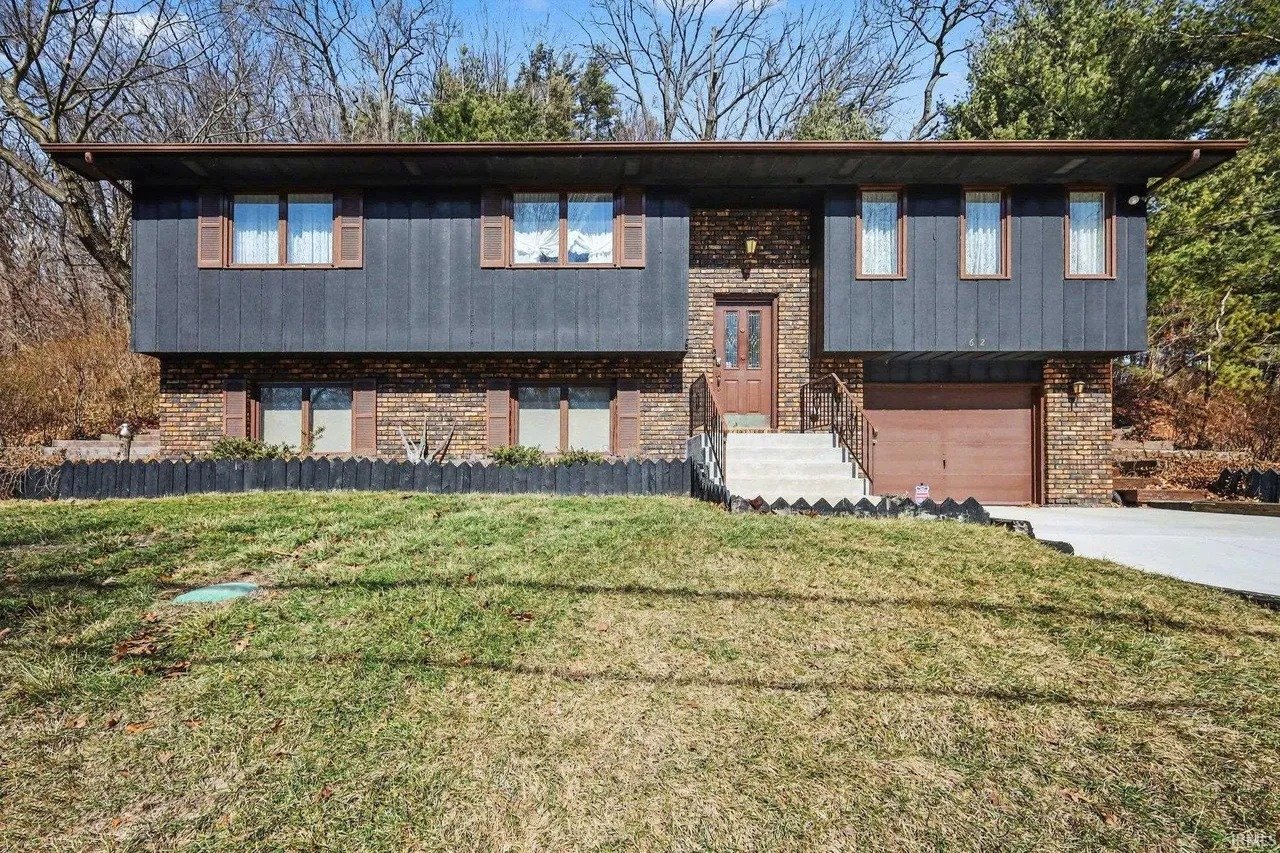 62 Ski Hill Rd