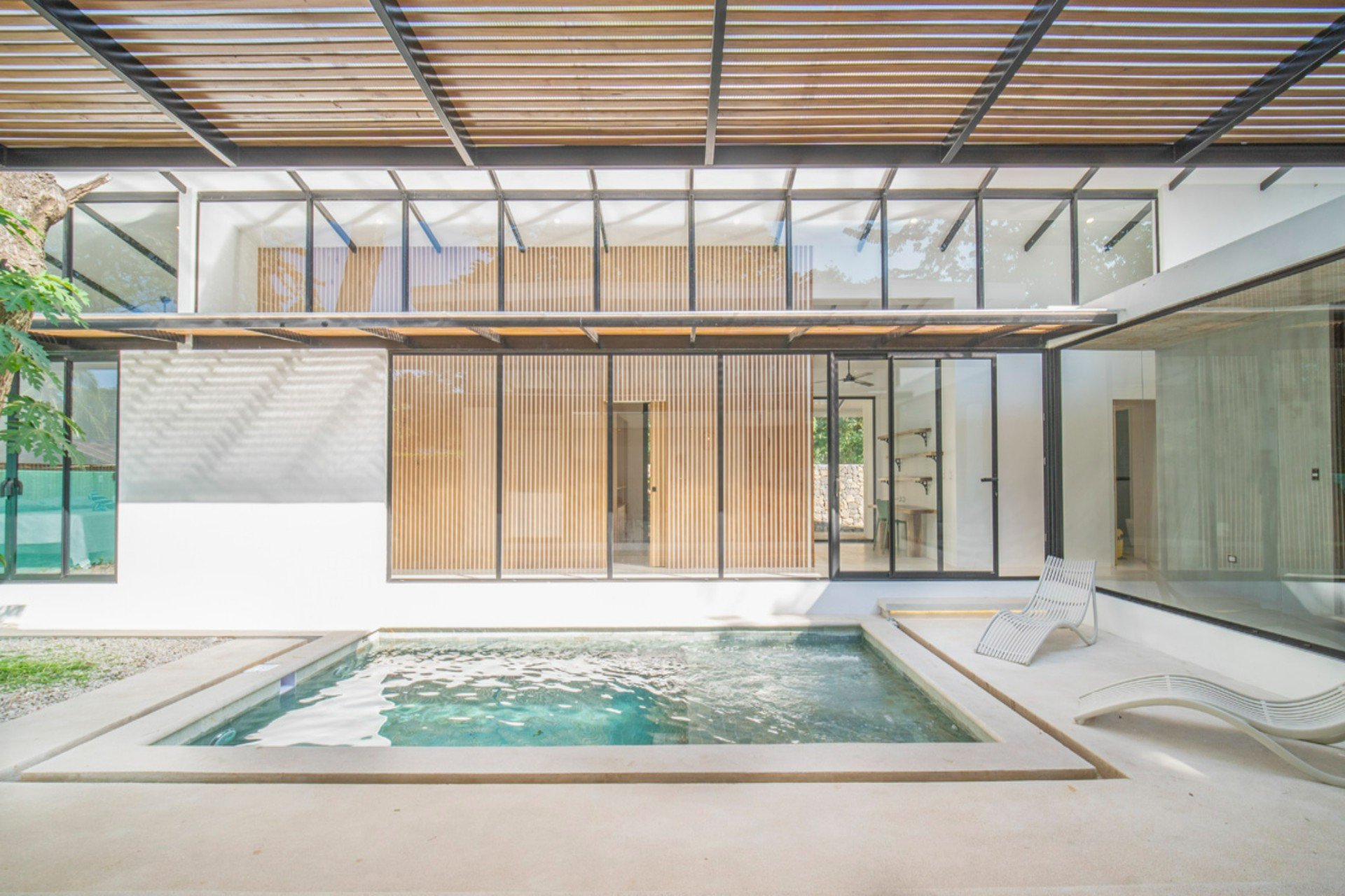 Casa Cenizaro | Elegant 4-Bed Tropical Retreat with Pool in Surfside, Potrero
