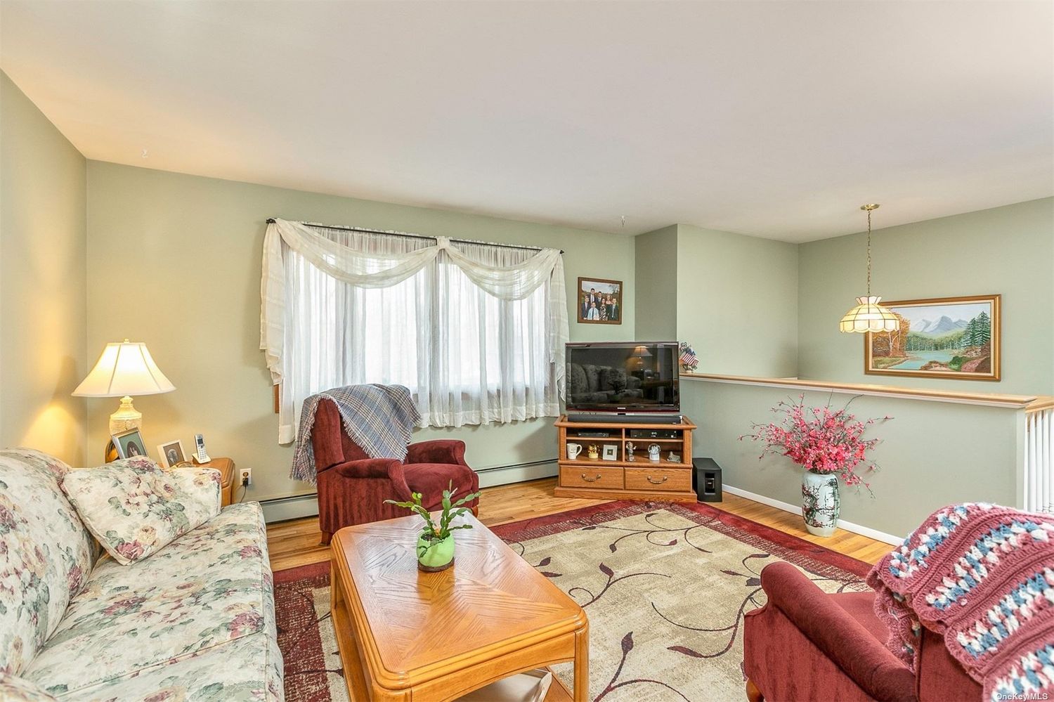 37 Laurel Rd