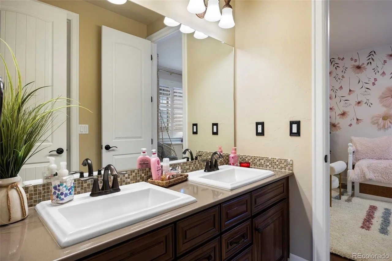 10601 Montecito Dr