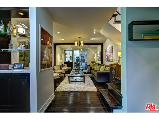 851 N Kings Rd #303
