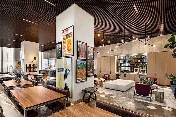 252 South Street Unit: 8J