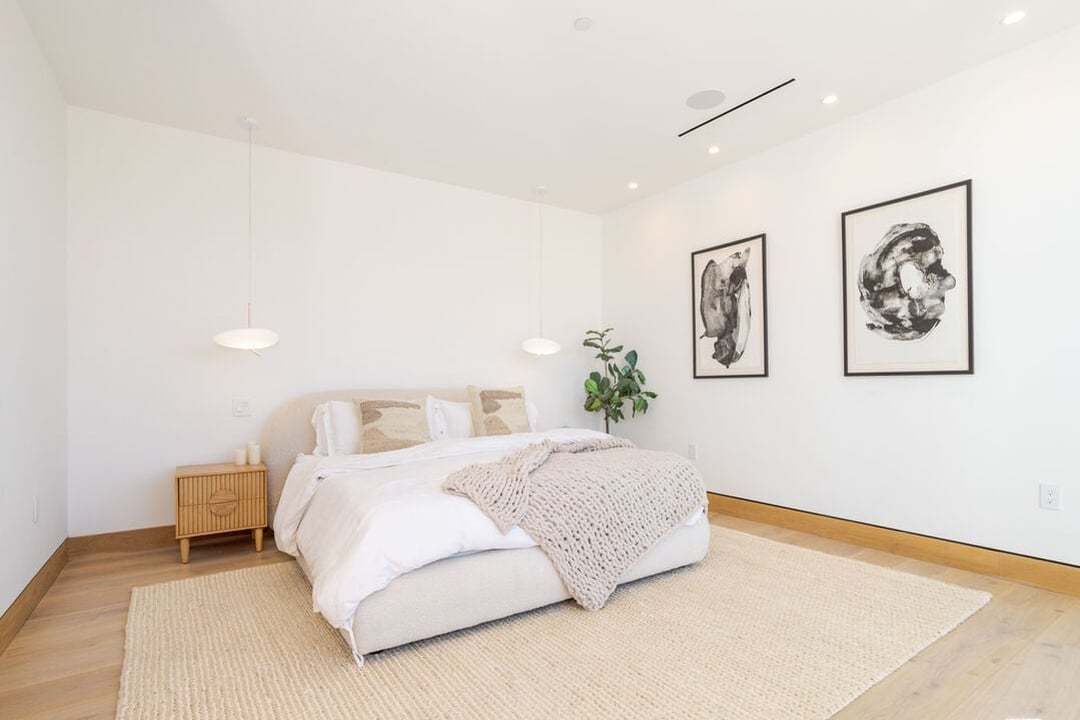 Mulholland Hwy, 90265