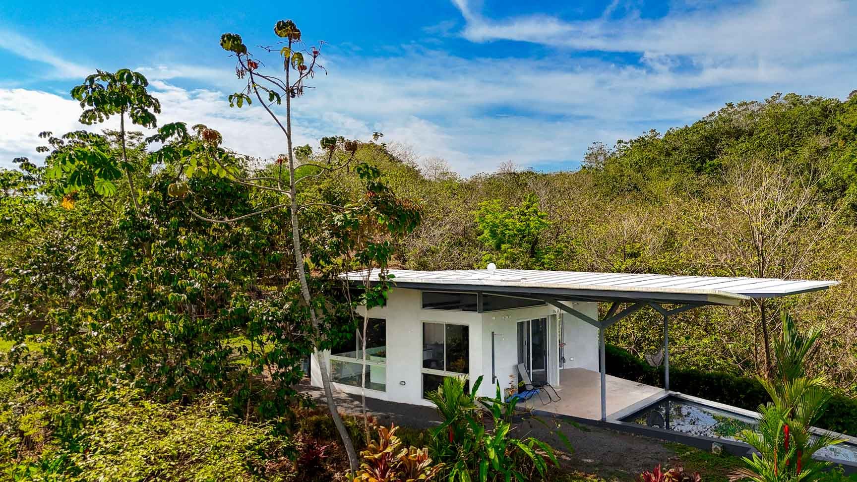 32-Acre Self-Sustainable Off-Grid Farm Near Ojochal with House, Solar Power & River