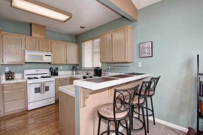 Just Listed! Well Maintained Home in Roseville!