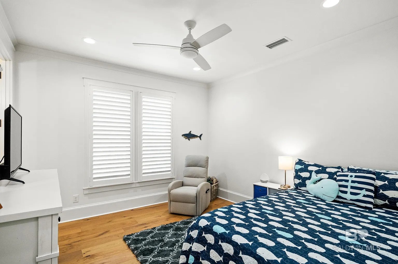 902 Inlet Cir