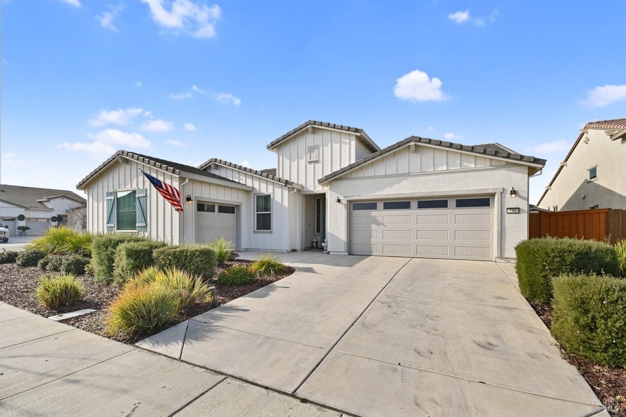 780 Sunstar Dr