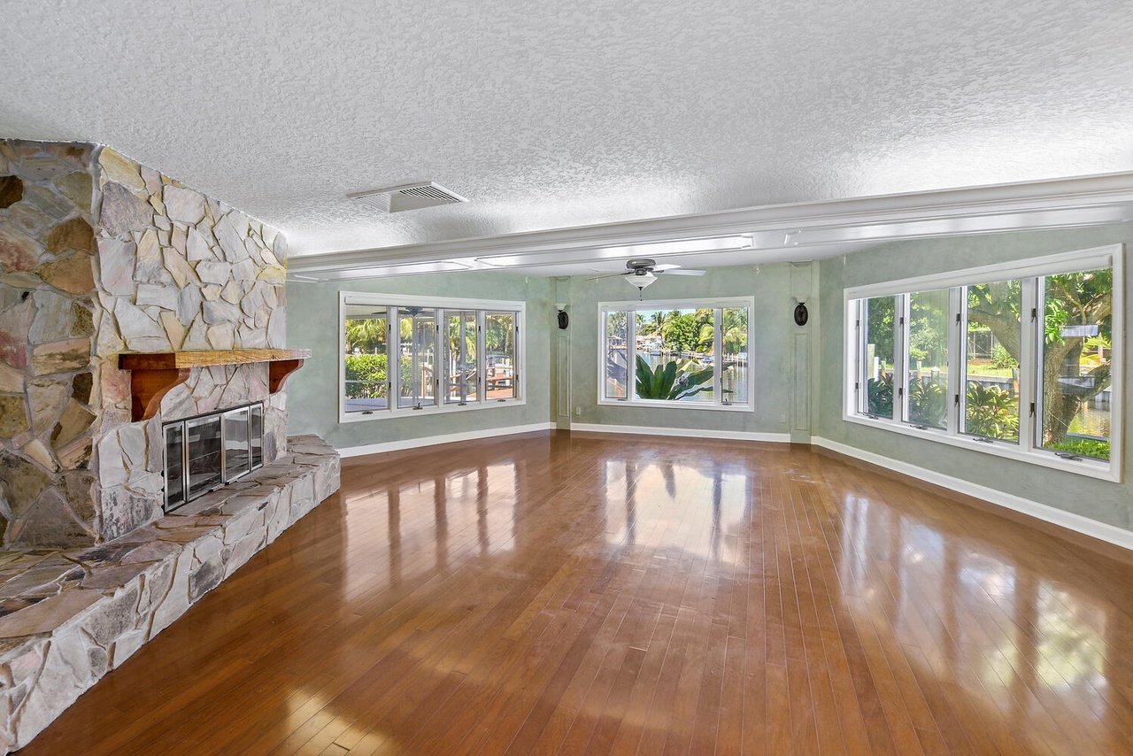 14095 Port Cir
