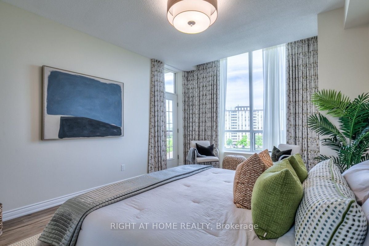PALACE GATE PENTHOUSE 
