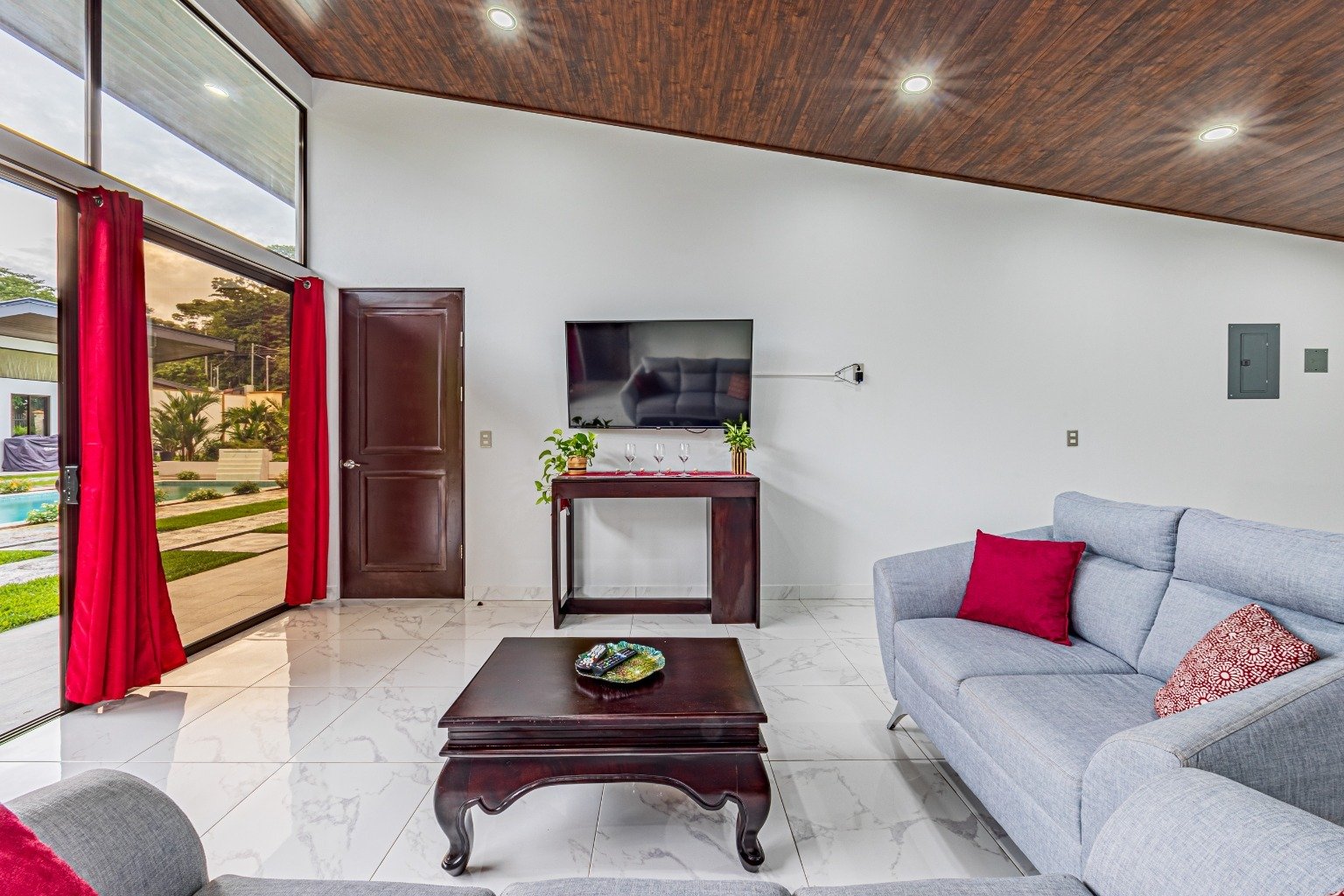 Incredible turnkey investment opportunity, 3 Rental villas, and a 2 Bedroom Home with a large pool.