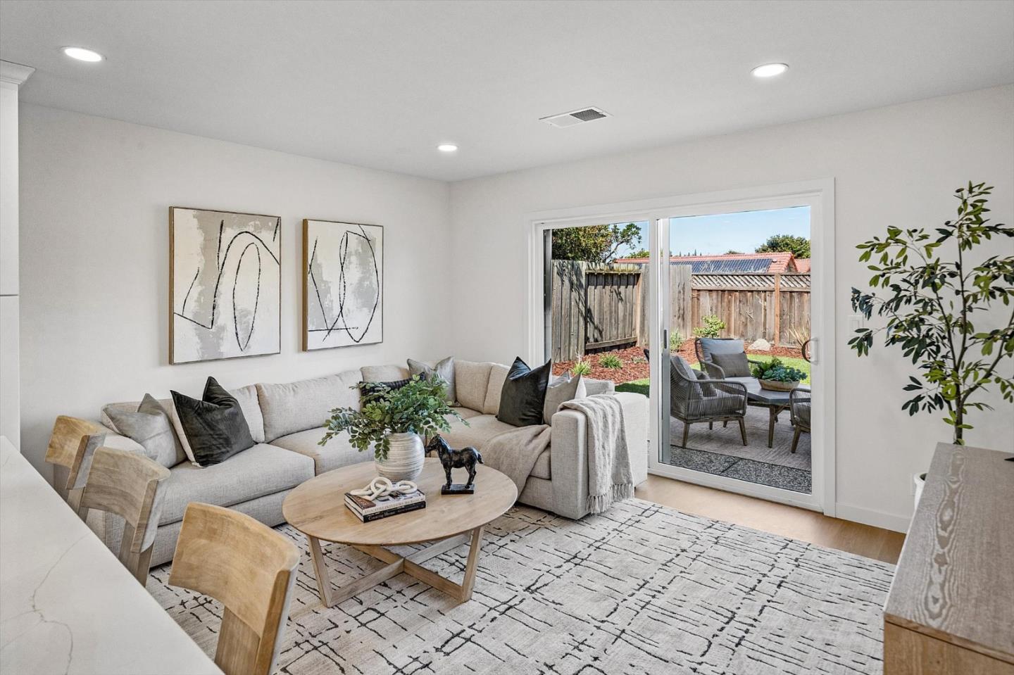 Stunning One Level Ponderosa !
