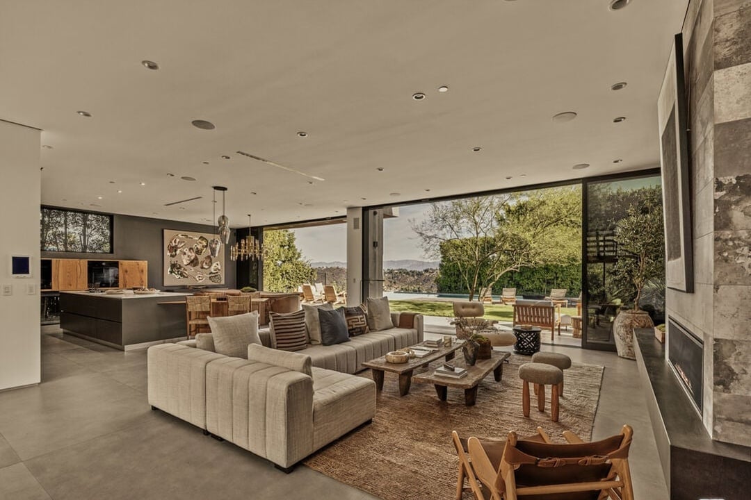 Aria Vista, Stradella Rd, 90077