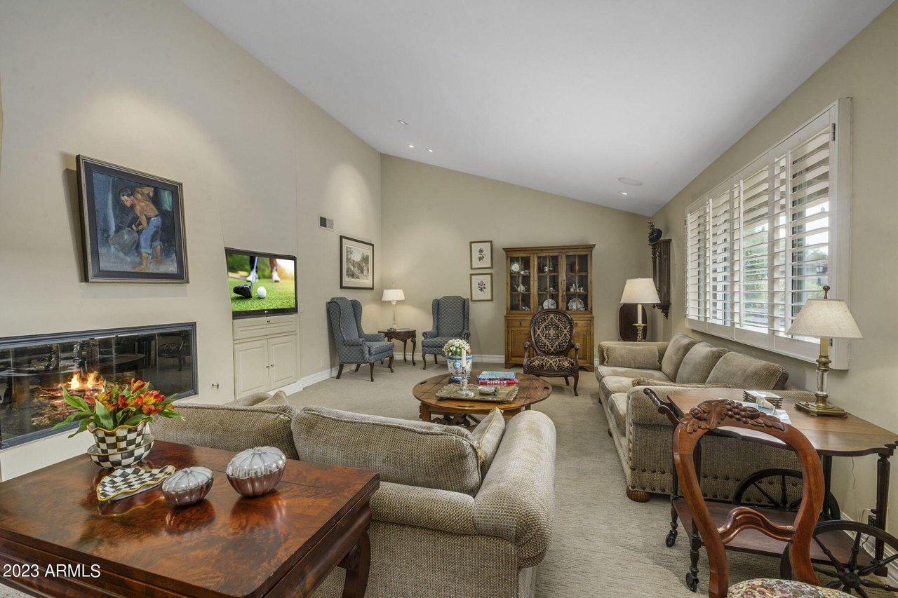 5635 E Lincoln Dr #36