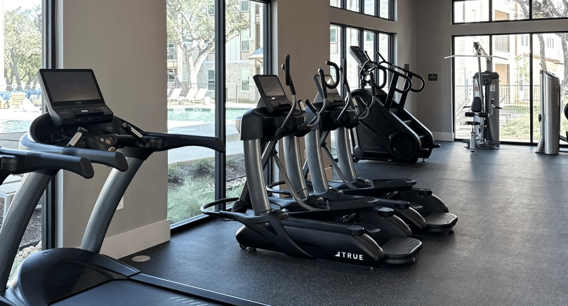 3 Months Free & $1,000 Look & Lease Gift Card!