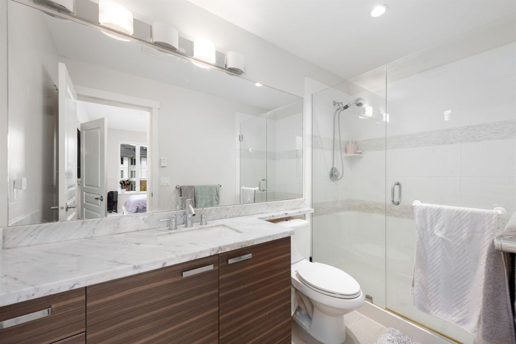 9399 Odlin Rd, #318