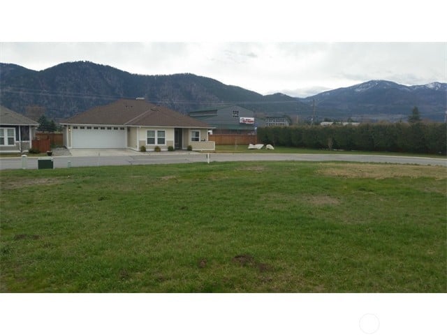 106 Village Dr