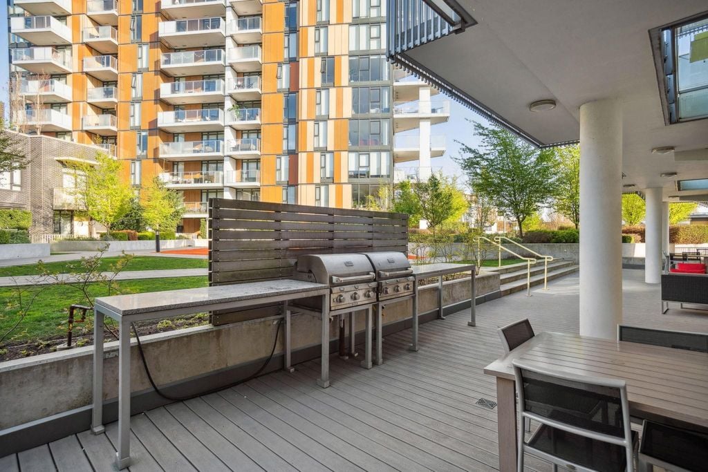 285 E 10th Ave, #704