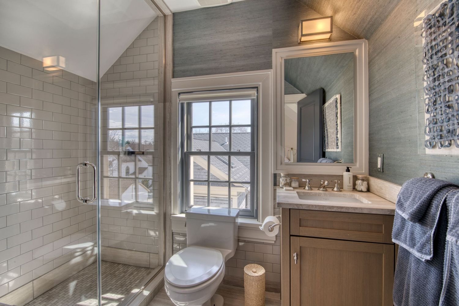 Chic, Unique & Spacious Watchcase Townhouse