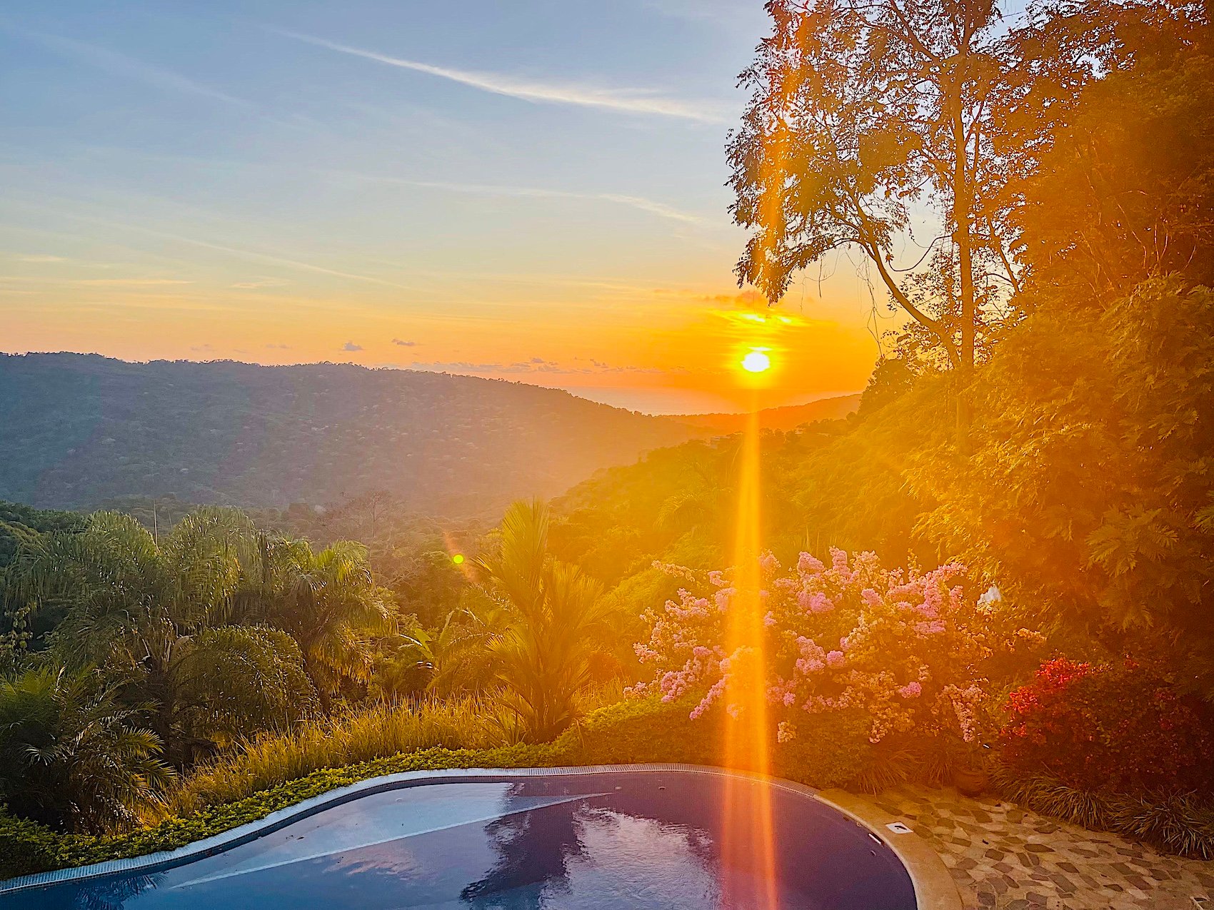 CASA ORQUIDEA – LUXURY HOME WITH OCEAN VIEWS IN GATED COMMUNITY