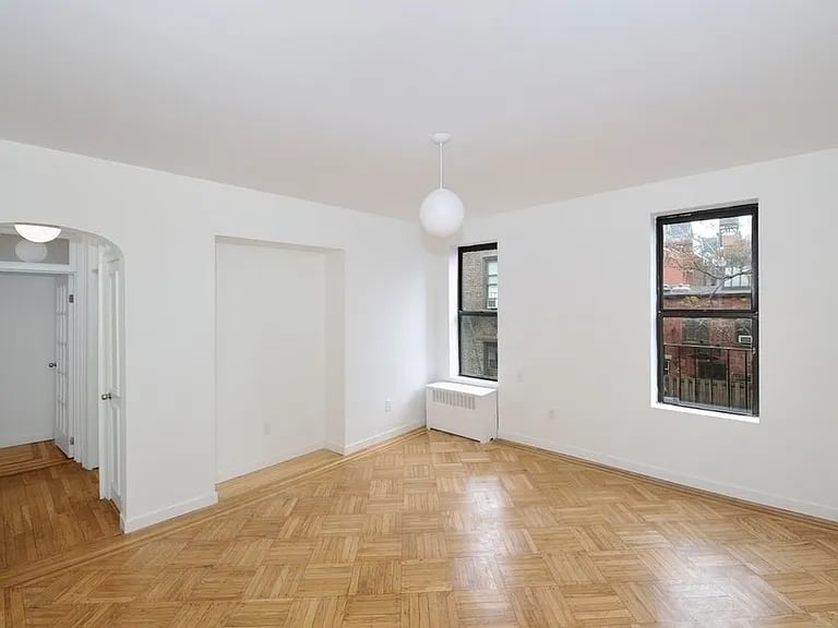 82-86 W Washington Pl, #5E