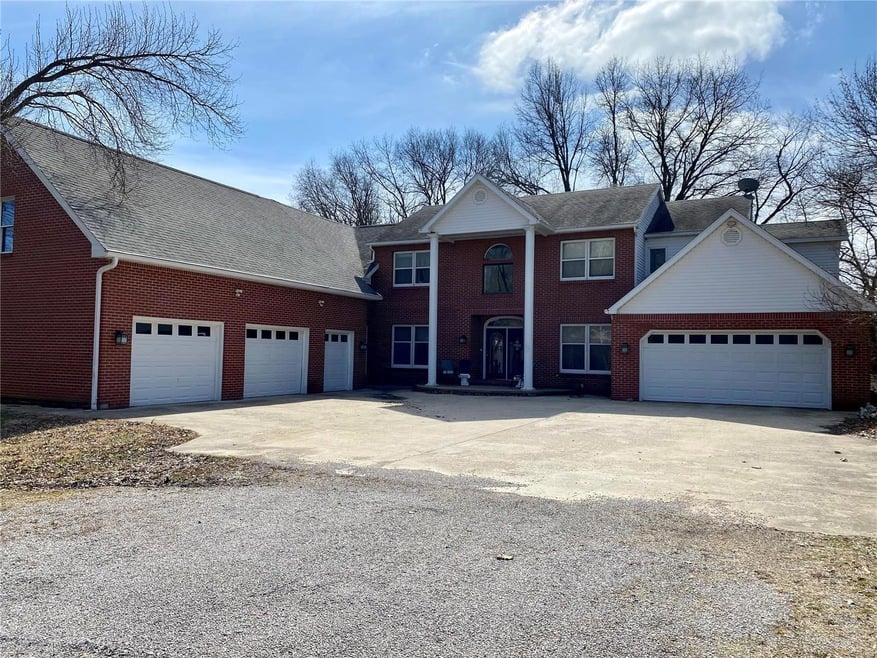 2105 Kelly Ln
