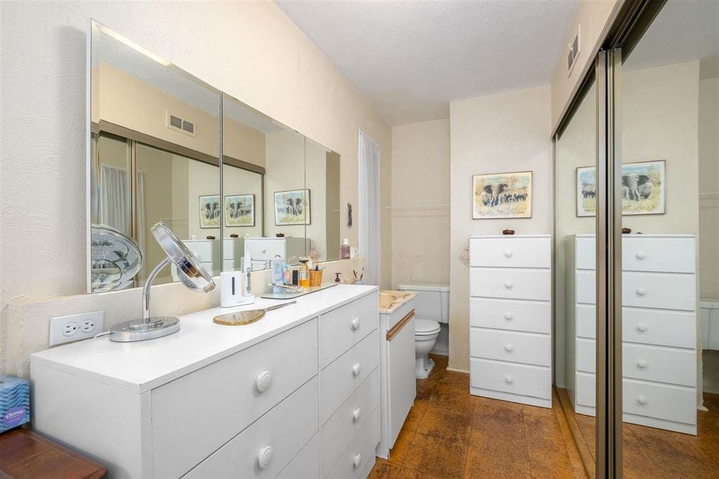 4520 Lynn Valley Rd