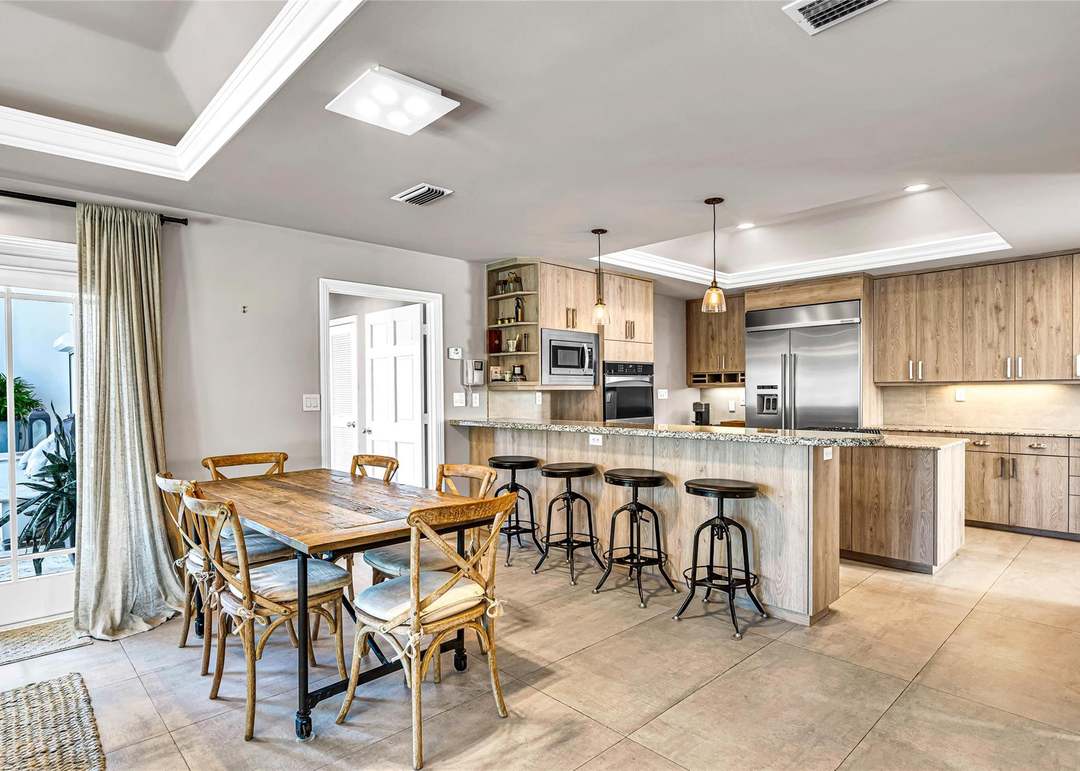 166 Royal Palm Dr