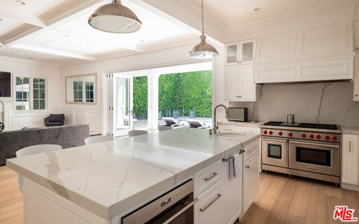 Highcliff Vista, N Stanley Ave, 90036