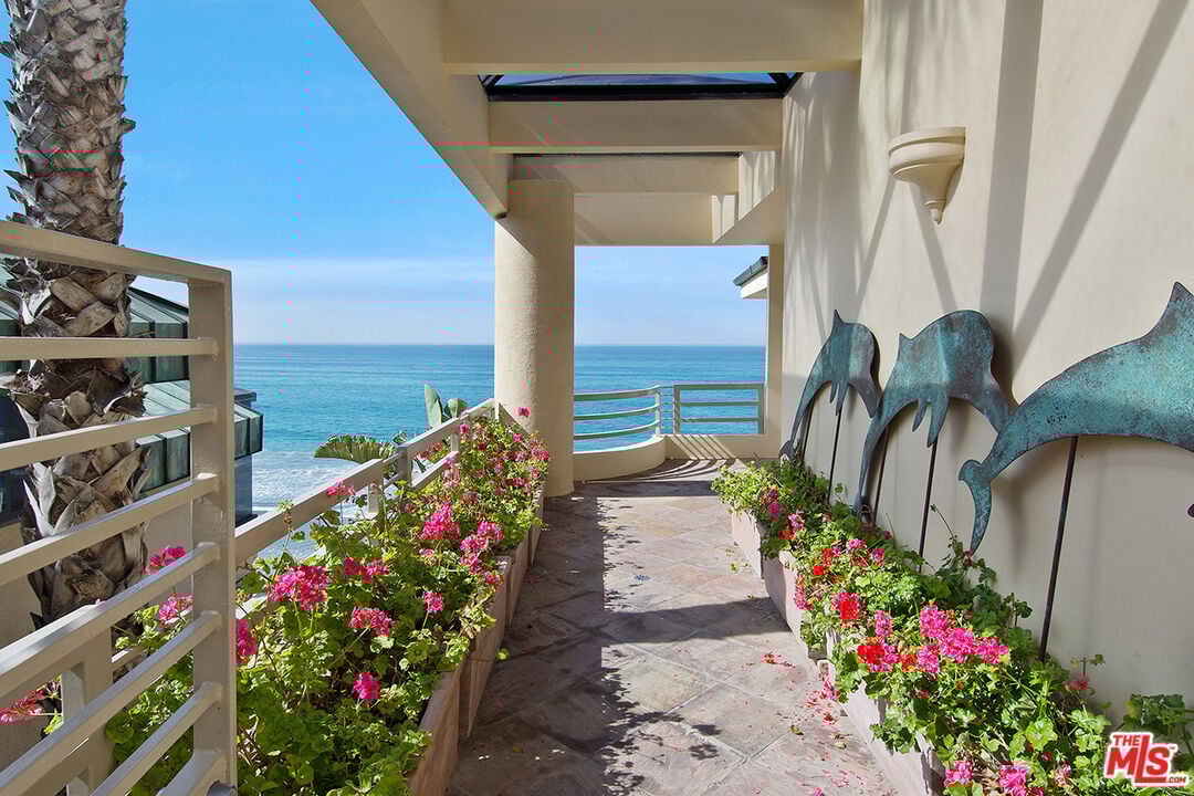 Solis Crest, Broad Beach Rd, 90265