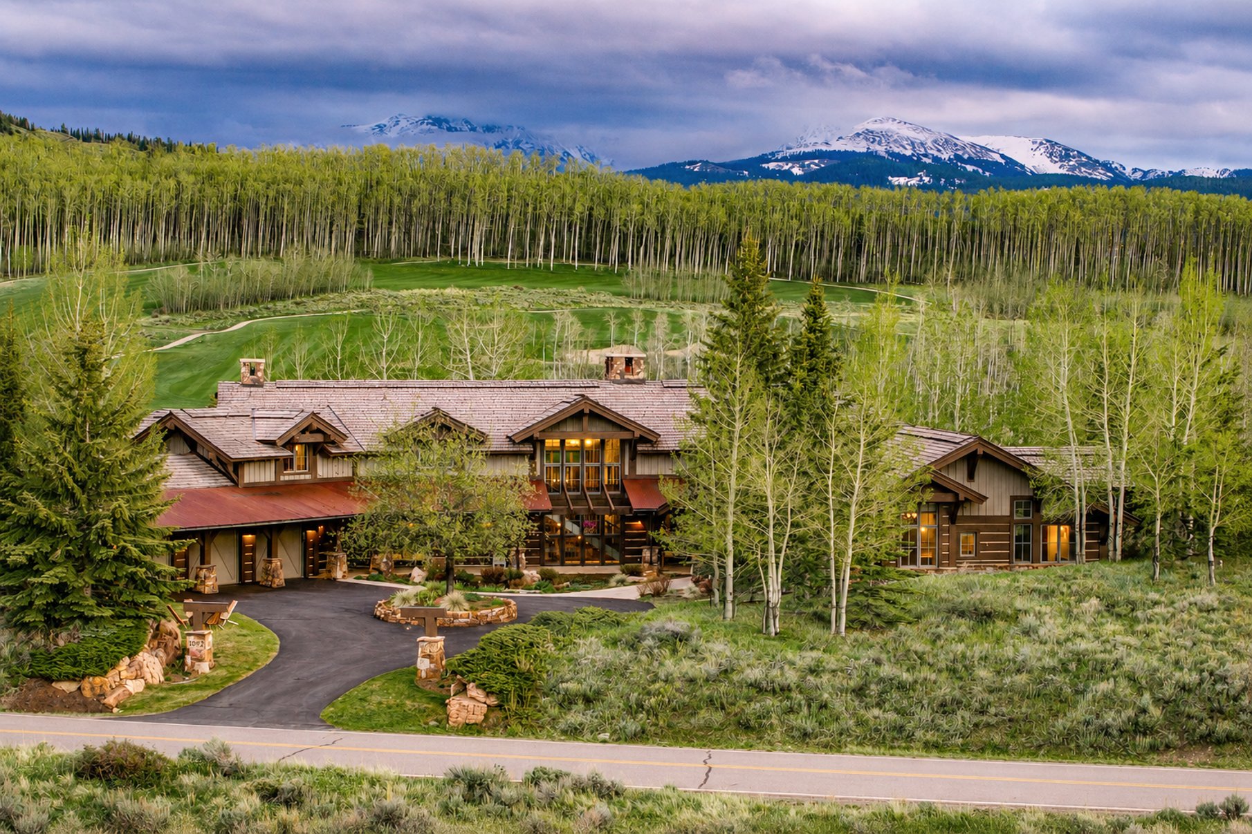 1092 The Summit Trail